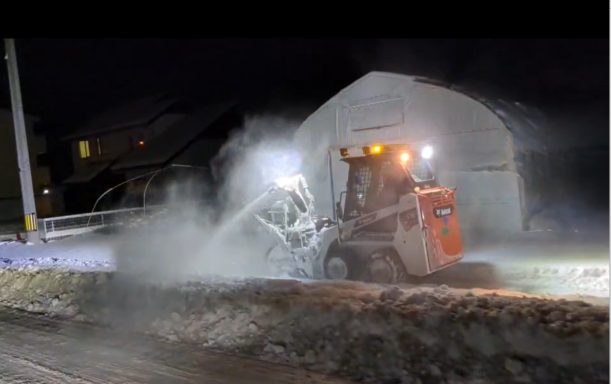 歩道の除雪 at 盛岡市 ― OM1100SSL × Bobcat S70