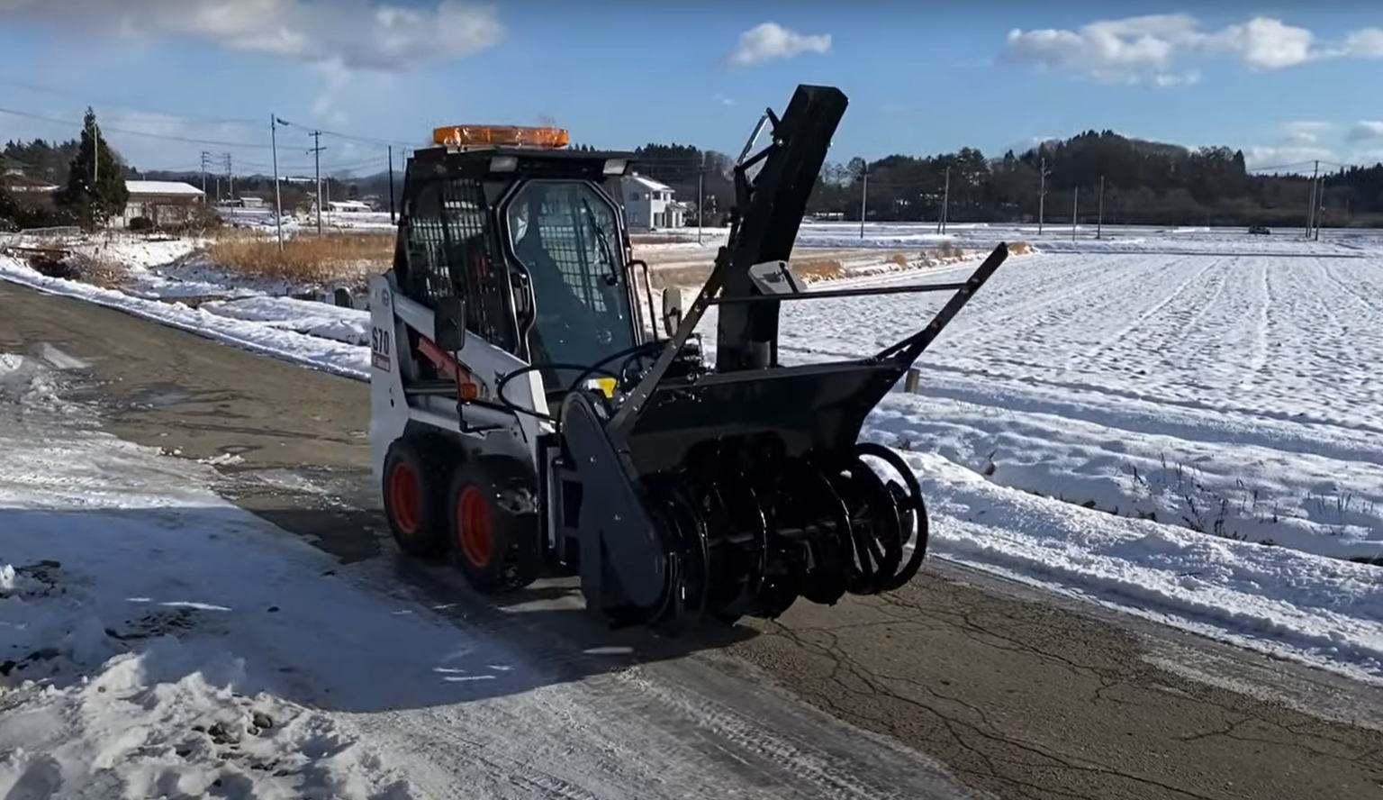 ボブキャットS70歩道除雪仕様